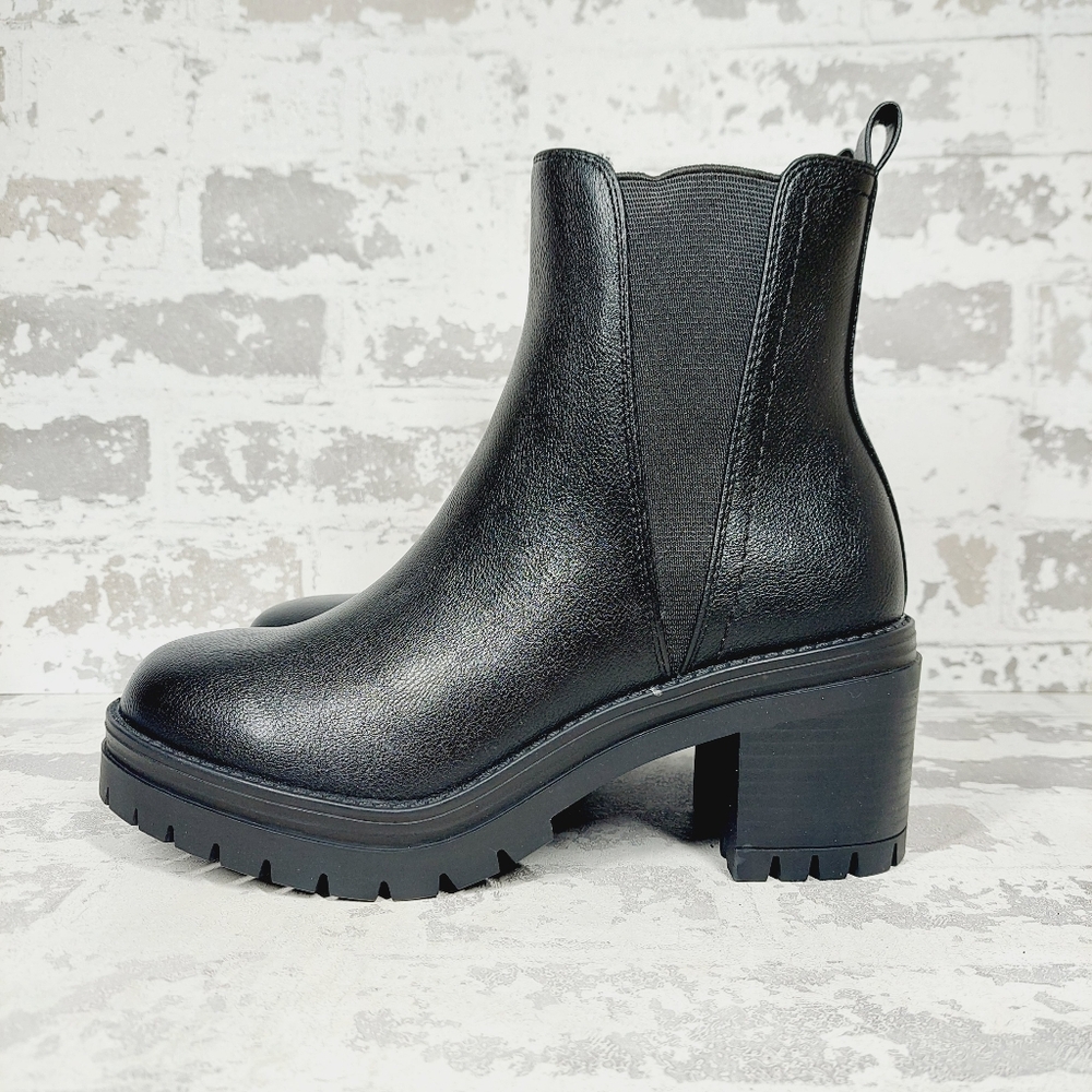 New Women's MIA Rusty Black Faux Leather Chelsea Boots A628